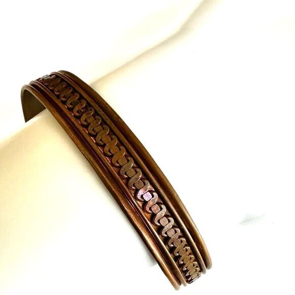 Copper cuff bracelet - Picture 5 of 10